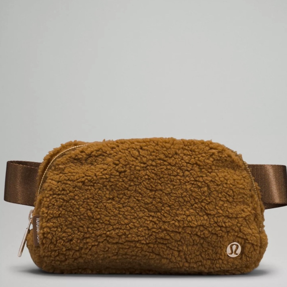 🧸Lululemon Beltbag Fleece NWT Authentic